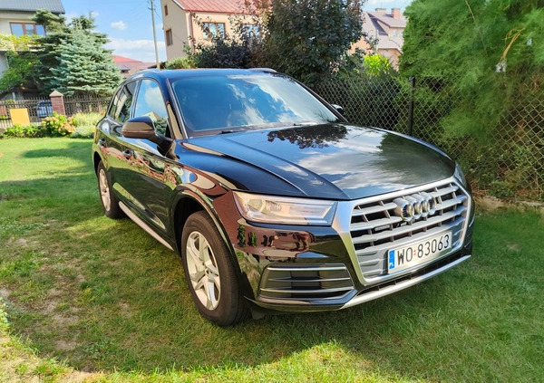 Audi Q5 cena 117900 przebieg: 120000, rok produkcji 2018 z Ostrołęka małe 211